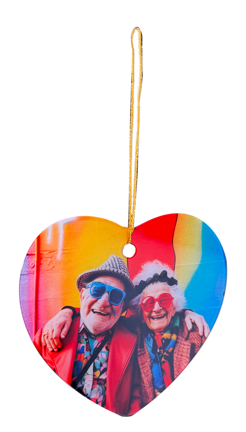 זכוכית דקה בצורת לב לתלייה 65x76 מ״מ עם תמונה אישית ושרוך זהב