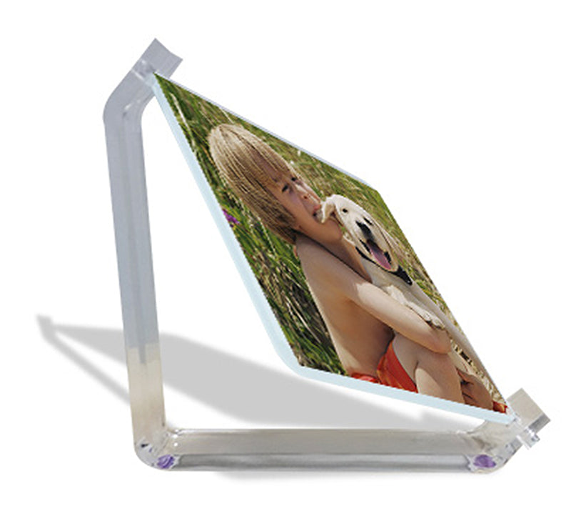 תמונה על זכוכית עם מעמד אקריליק 17.5×17.5 ס״מ – עיצוב אישי