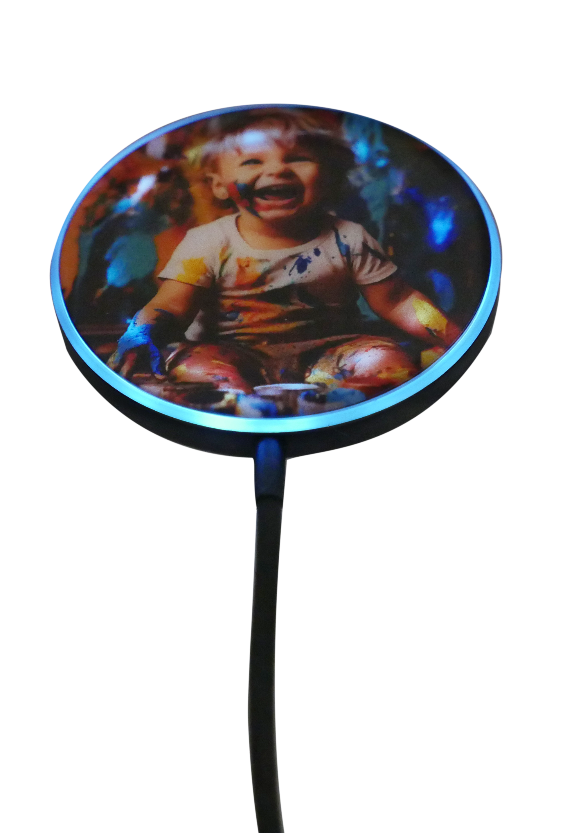 מטען אלחוטי שולחני בעיצוב אישי – עם תמונה או לוגו חברה