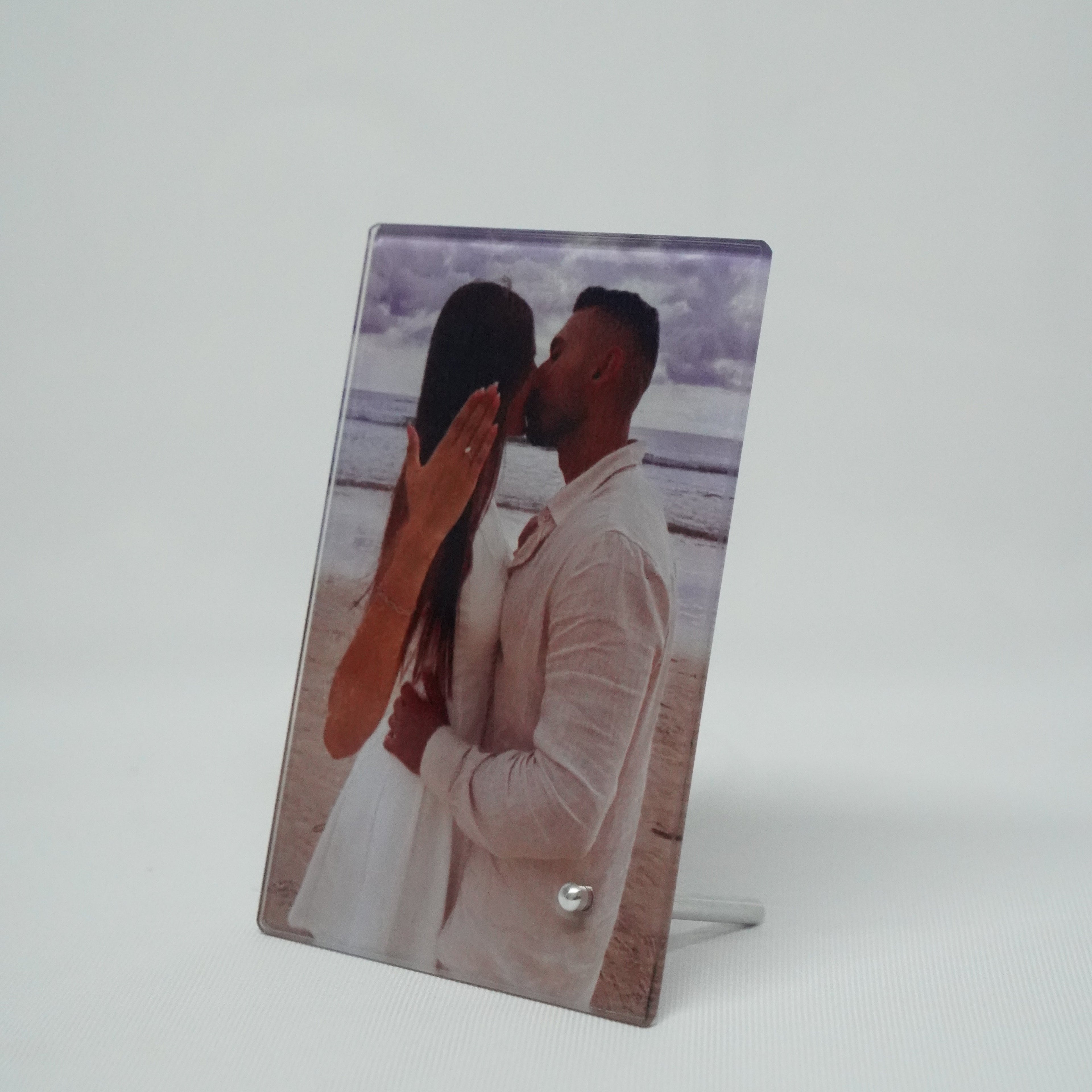 	מסגרת זכוכית לתמונה אישית עם מעמד שולחני