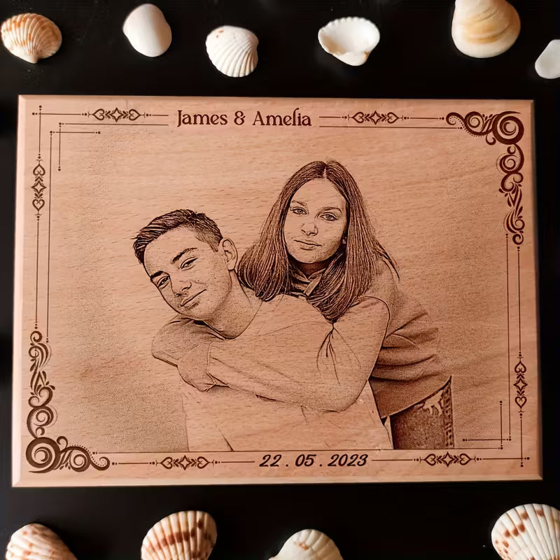 דיוקן חקוק על עץ